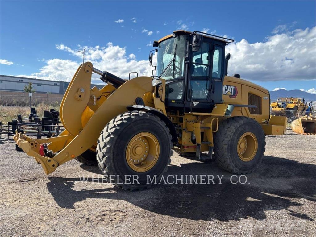 CAT 938M QC Фронтальні навантажувачі