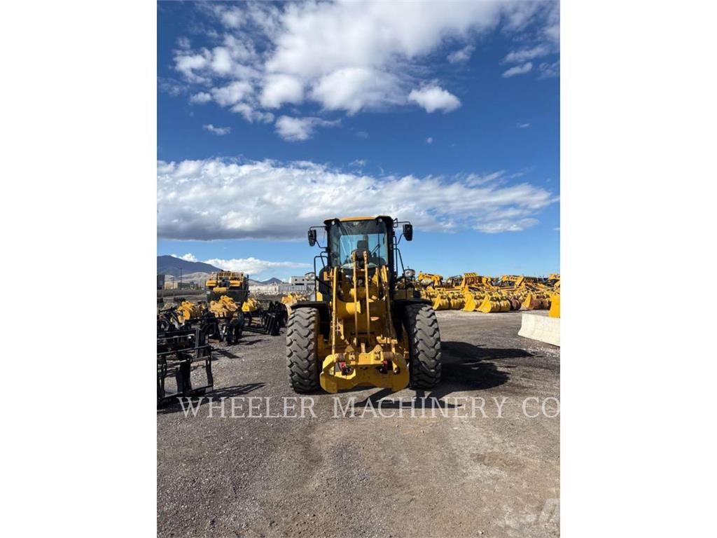 CAT 938M QC Фронтальні навантажувачі