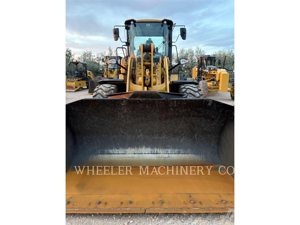 CAT 938M QC Gumikerekes homlokrakodók