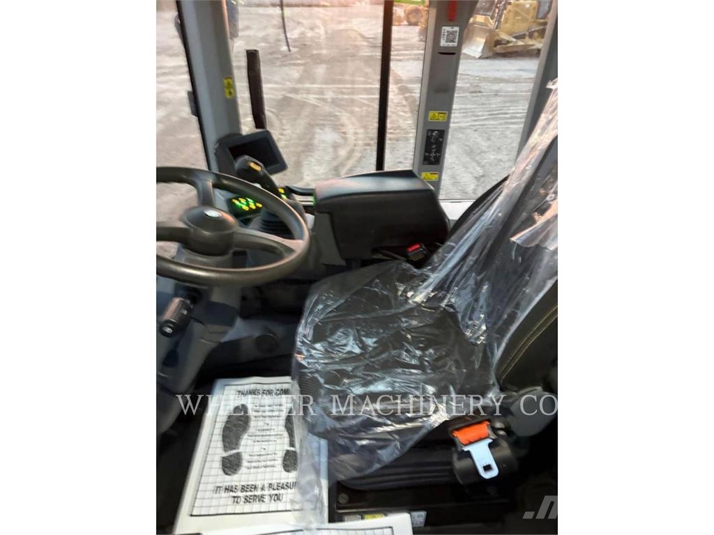 CAT 938M QC Gumikerekes homlokrakodók