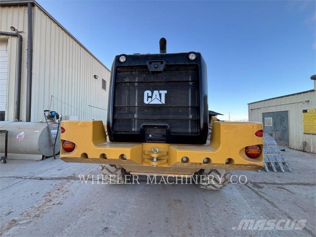 CAT 938M QC 3V Naudoti ratiniai krautuvai