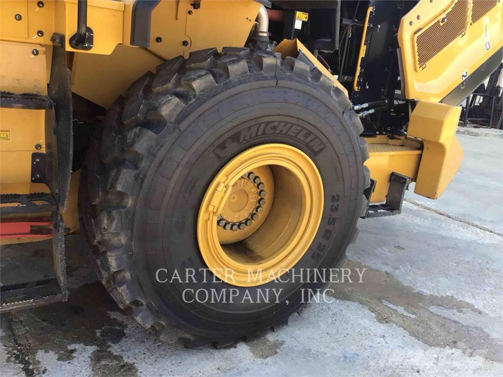 CAT 950-14 لوادر بعجل