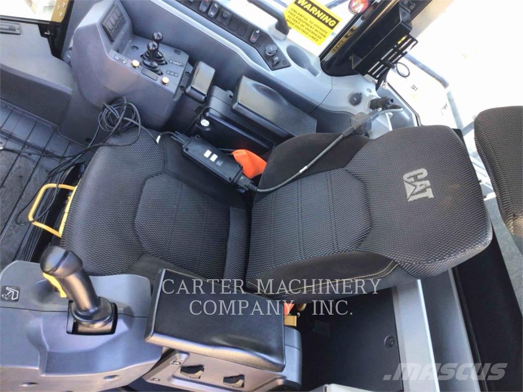 CAT 950-14 لوادر بعجل