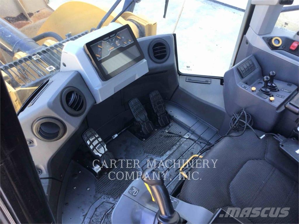CAT 950-14 لوادر بعجل