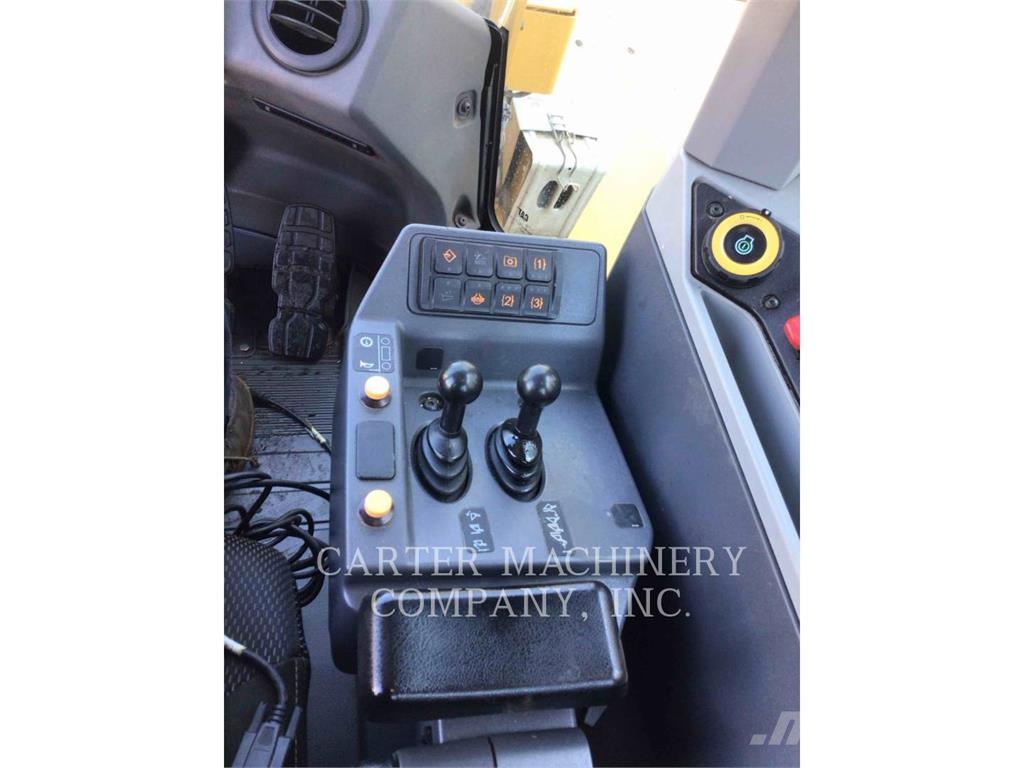 CAT 950-14 لوادر بعجل