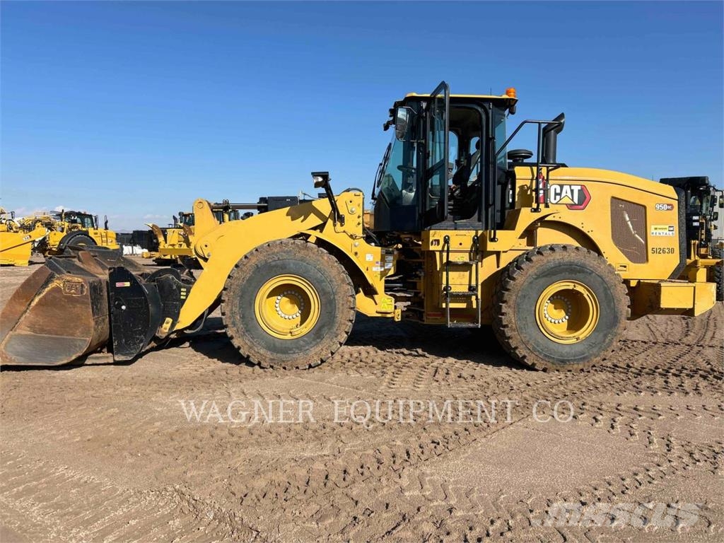 CAT 950GC Pale gommate