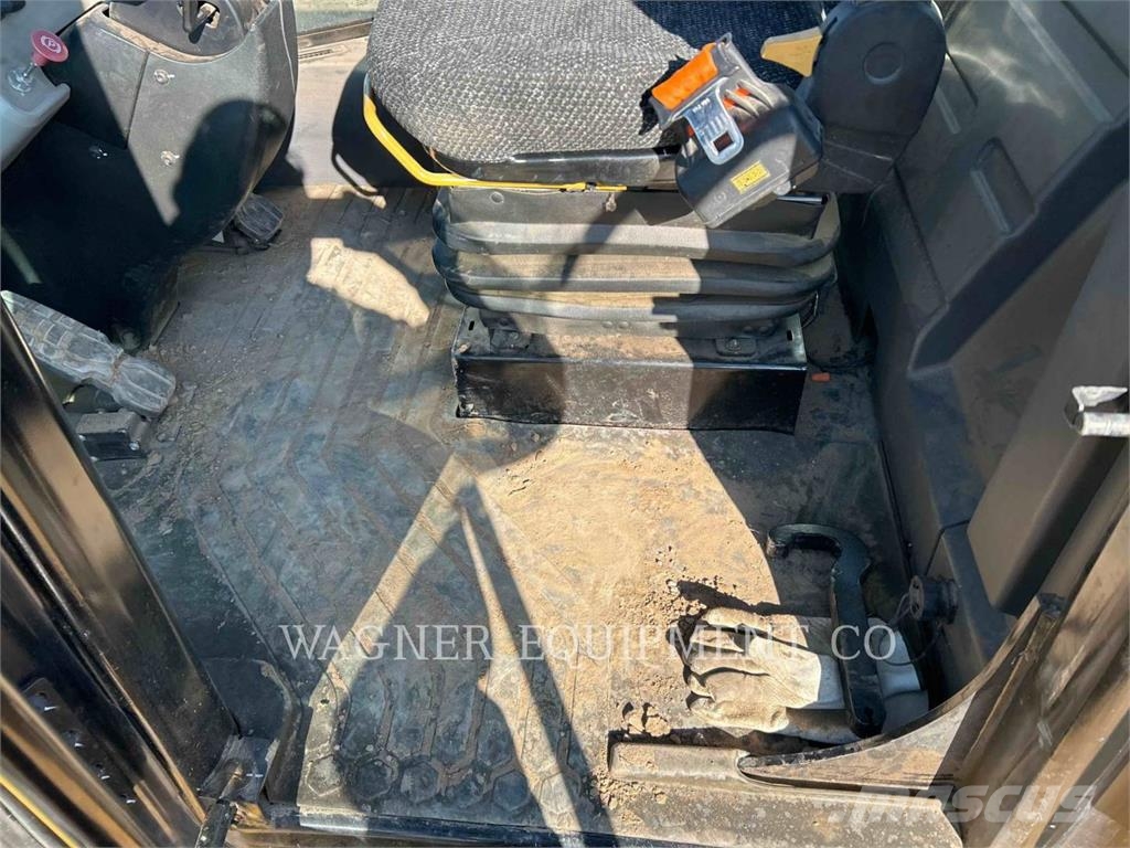 CAT 950GC Pale gommate