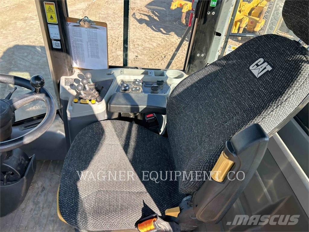 CAT 950GC Pale gommate