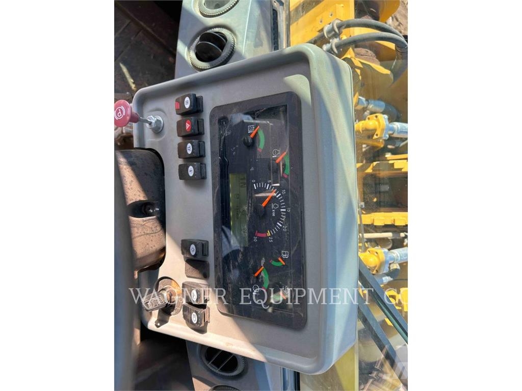 CAT 950GC Pale gommate
