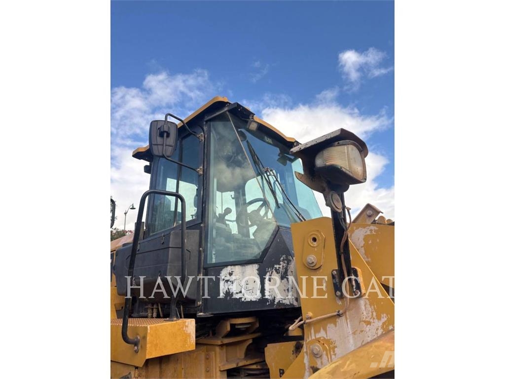 CAT 950GC Pale gommate