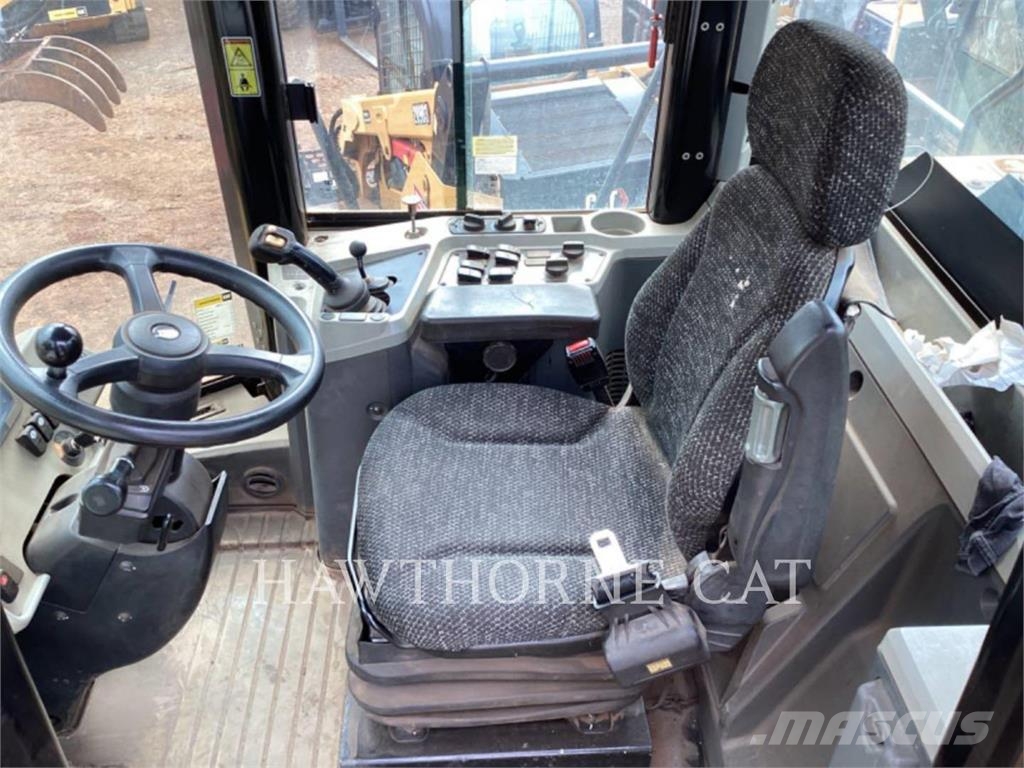 CAT 950GC Pale gommate