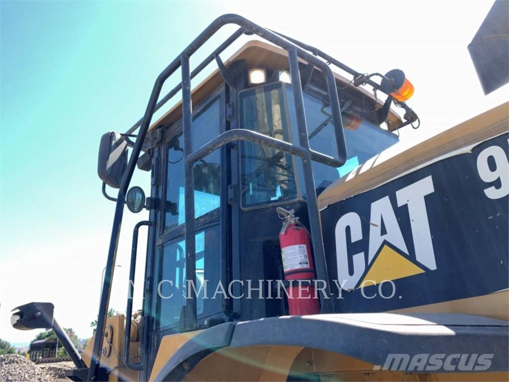 CAT 950K لوادر بعجل