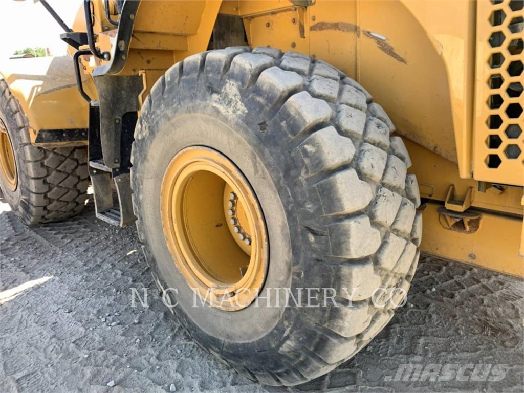 CAT 950K لوادر بعجل