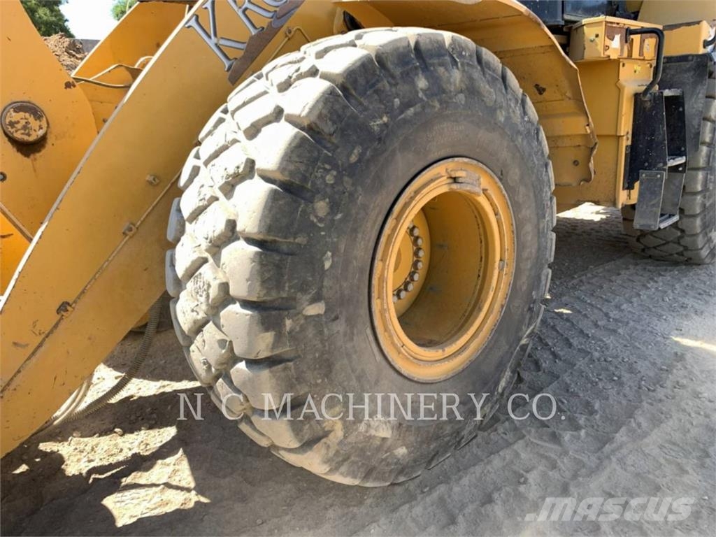 CAT 950K لوادر بعجل