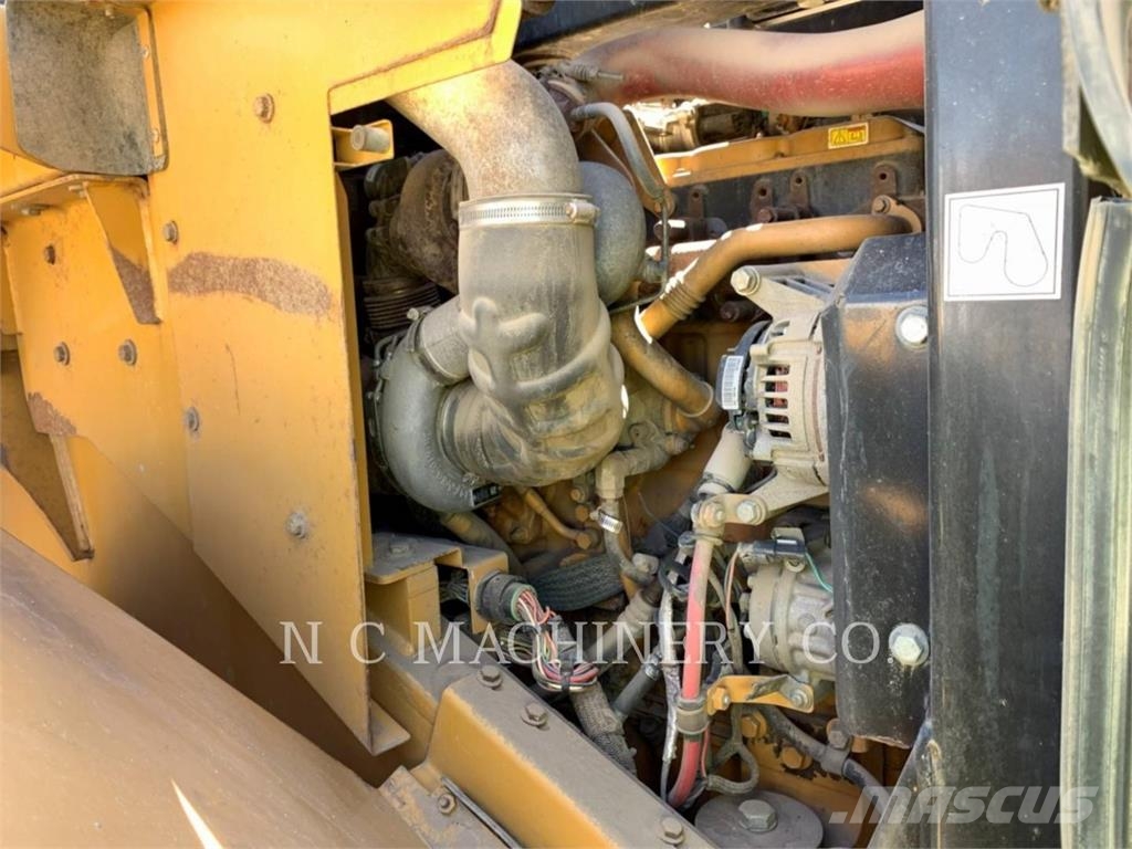 CAT 950K لوادر بعجل
