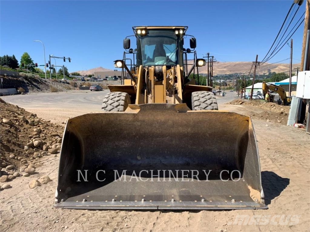 CAT 950K لوادر بعجل