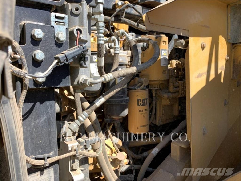 CAT 950K لوادر بعجل