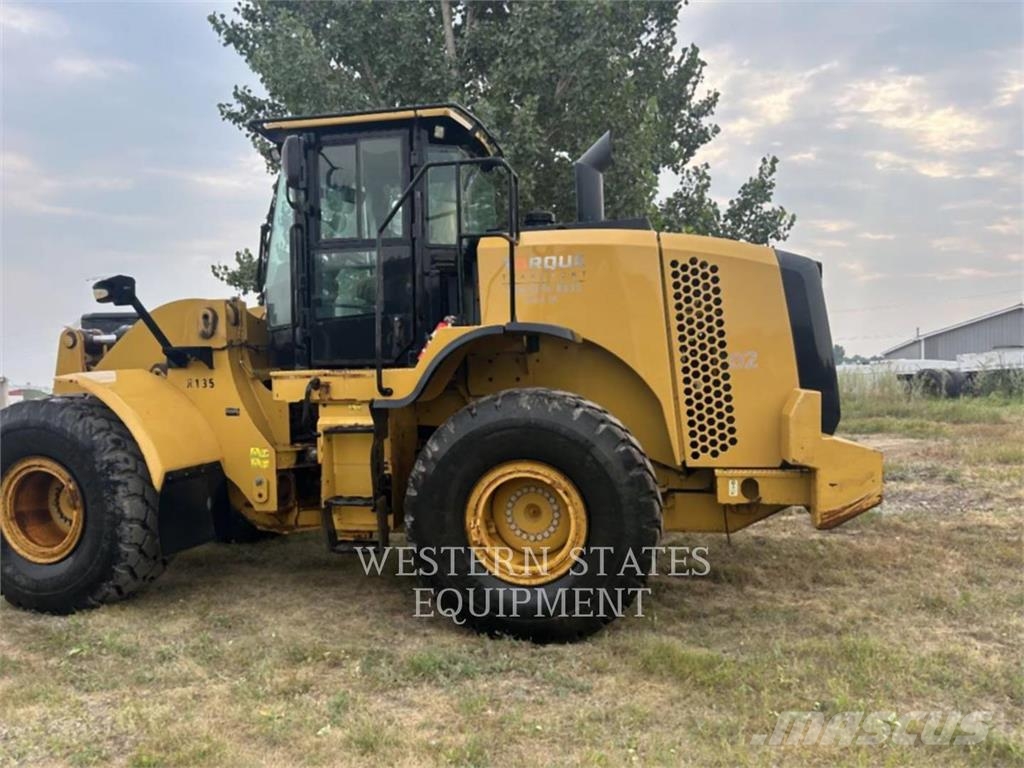 CAT 950K لوادر بعجل