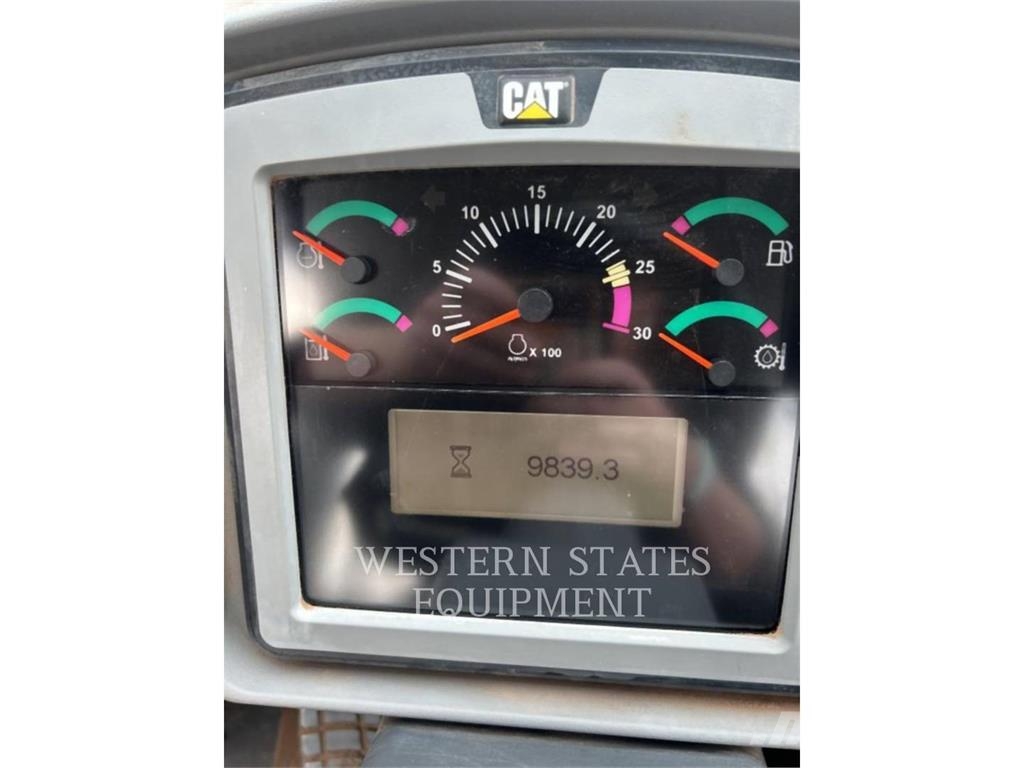 CAT 950K لوادر بعجل