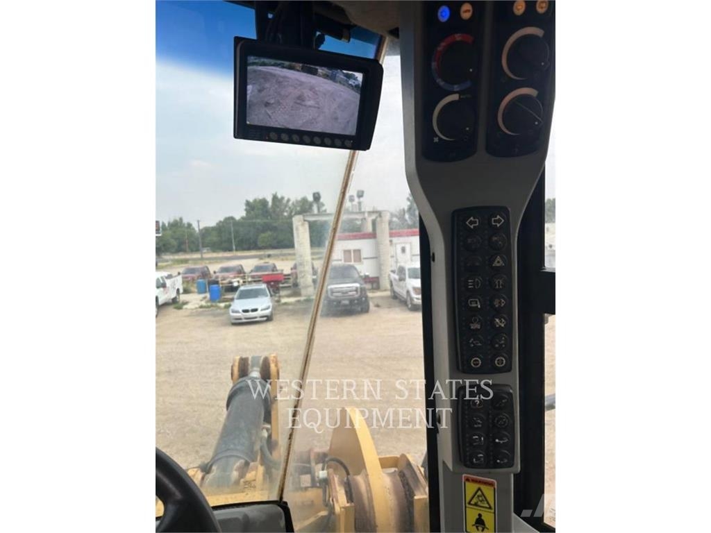 CAT 950K لوادر بعجل