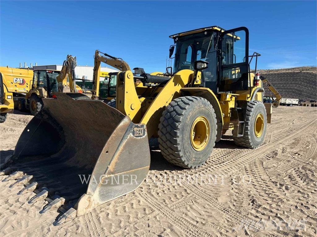 CAT 950M Kolesové nakladače