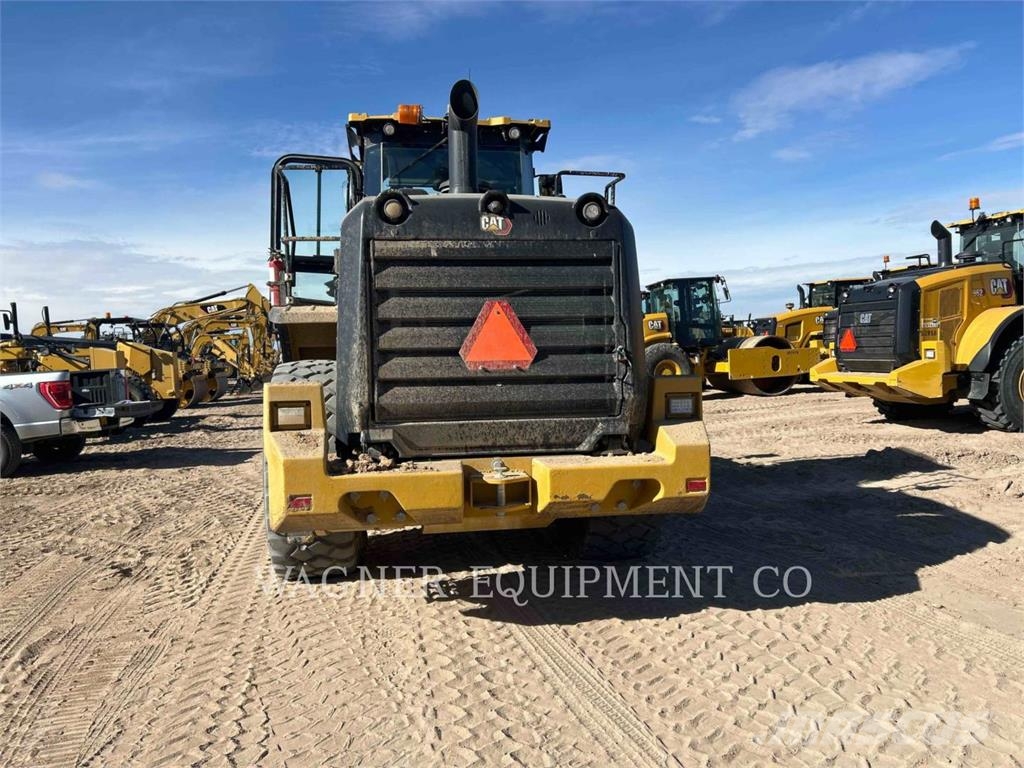 CAT 950M Kolesové nakladače