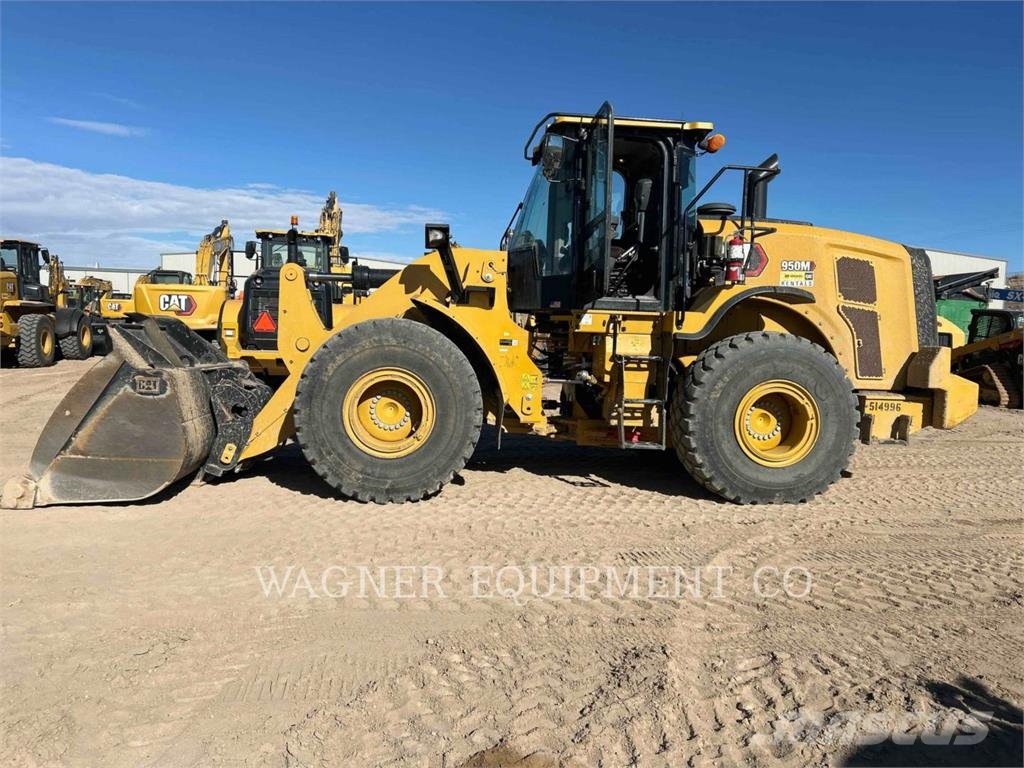 CAT 950M Kolesové nakladače