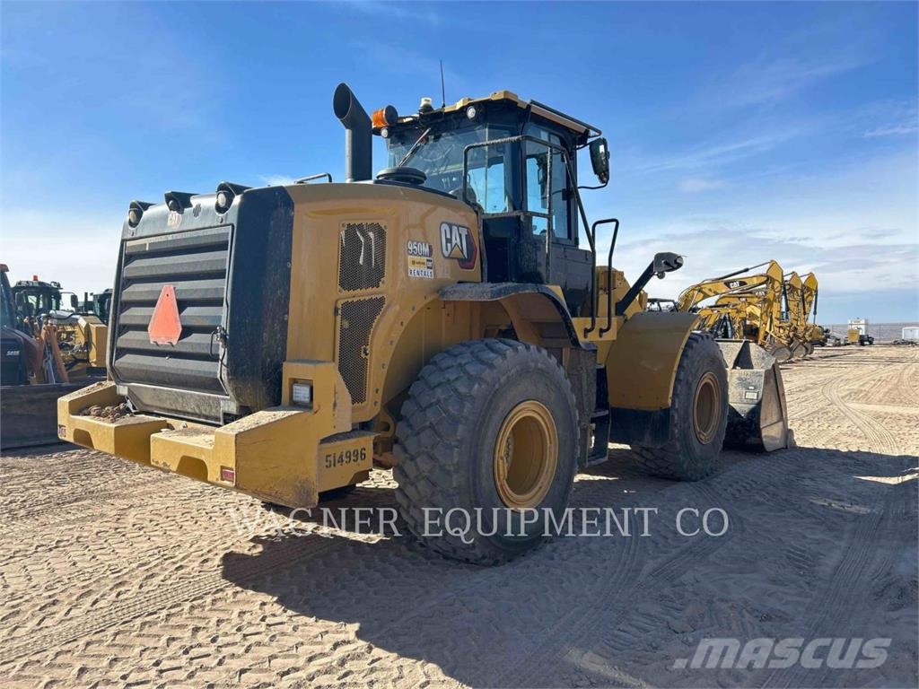 CAT 950M Kolesové nakladače
