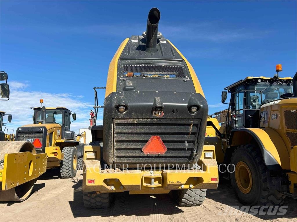 CAT 950M Kolesové nakladače