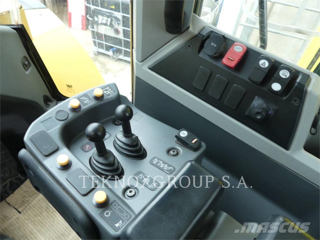 CAT 950M Incarcator pe pneuri