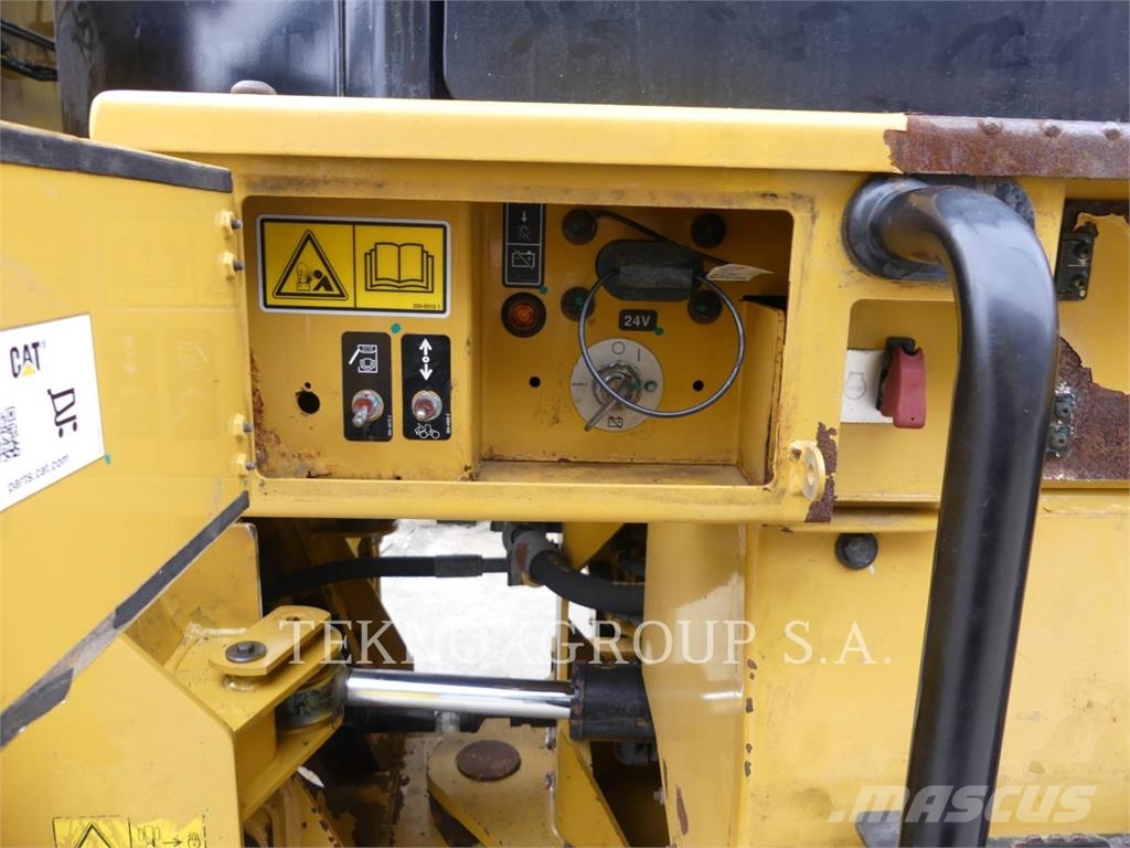 CAT 950M Incarcator pe pneuri