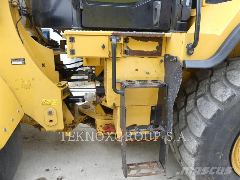 CAT 950M Incarcator pe pneuri