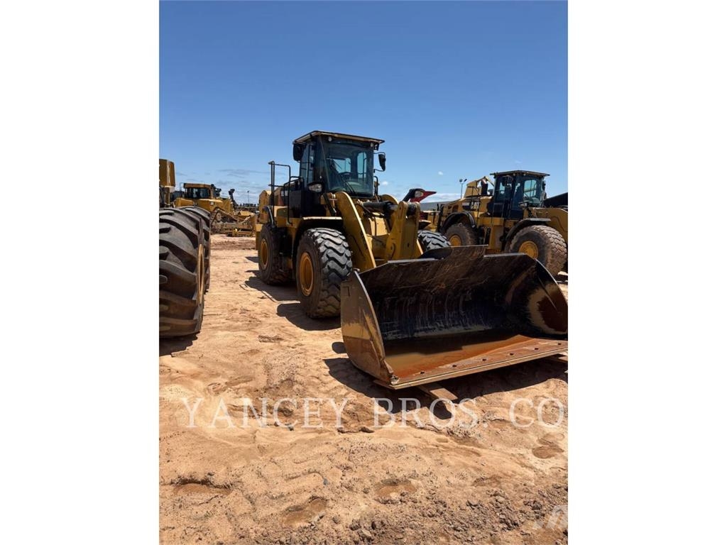 CAT 950M Pale gommate