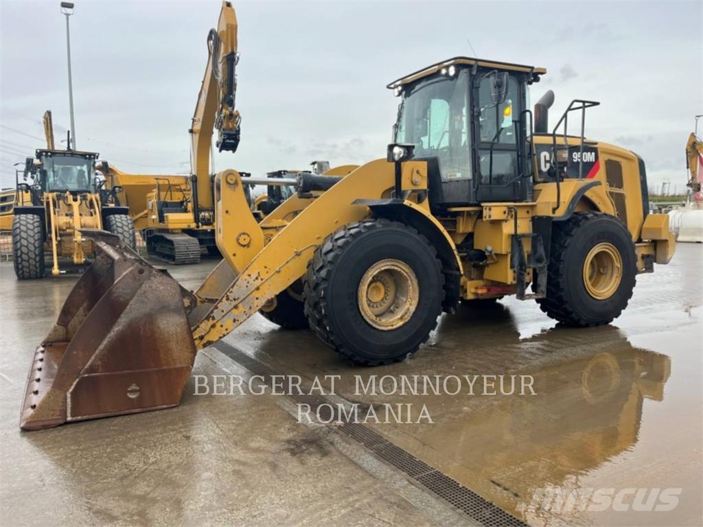 CAT 950M Kolové nakladače