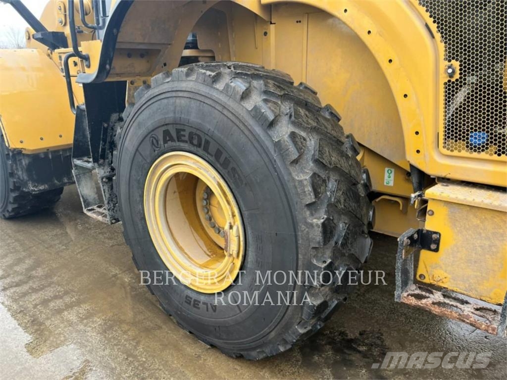 CAT 950M Kolové nakladače