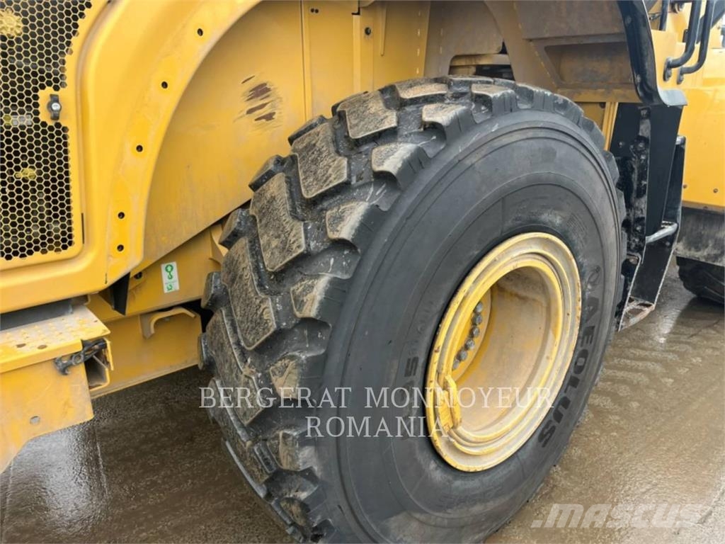 CAT 950M Kolové nakladače