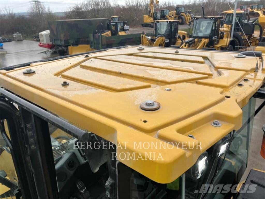CAT 950M Kolové nakladače