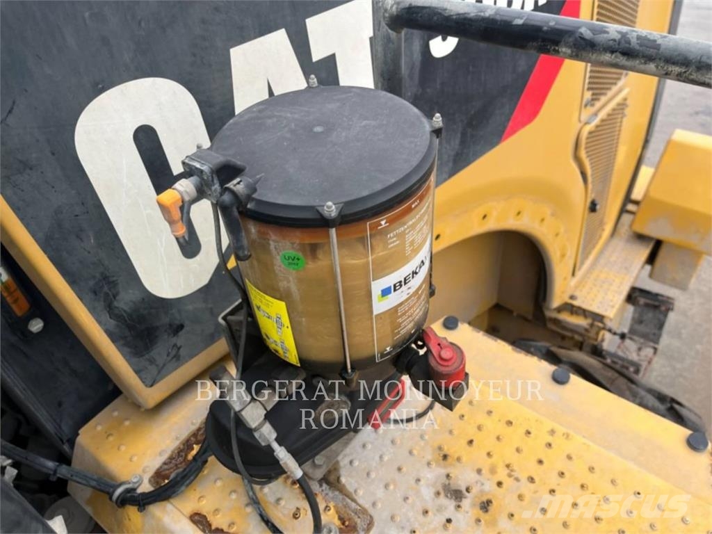CAT 950M Kolové nakladače