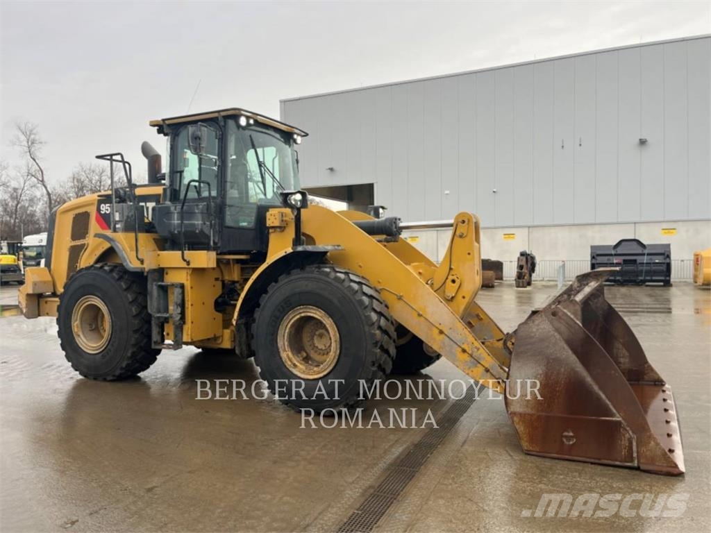 CAT 950M Kolové nakladače