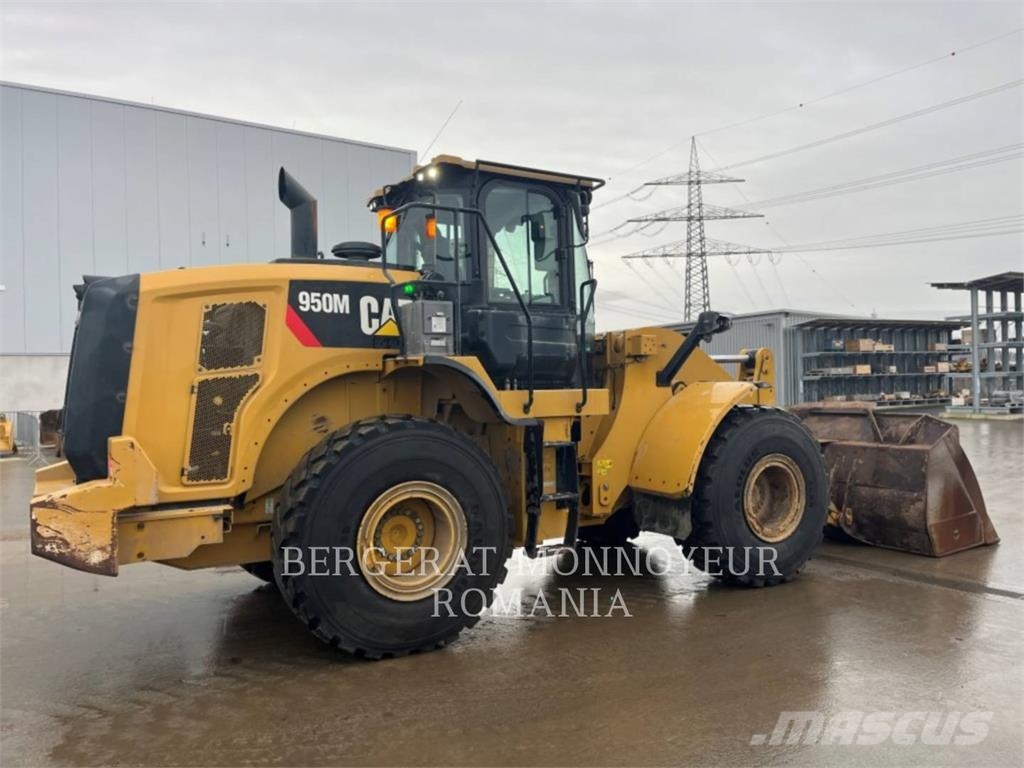 CAT 950M Kolové nakladače