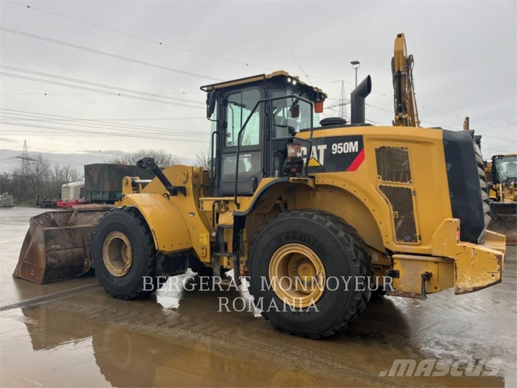 CAT 950M Kolové nakladače