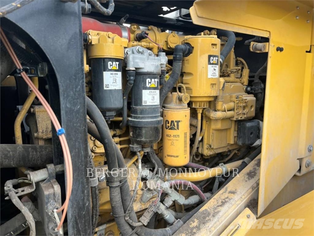 CAT 950M Kolové nakladače
