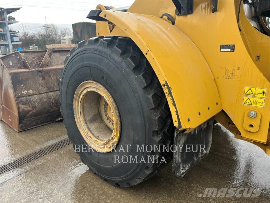 CAT 950M Kolové nakladače