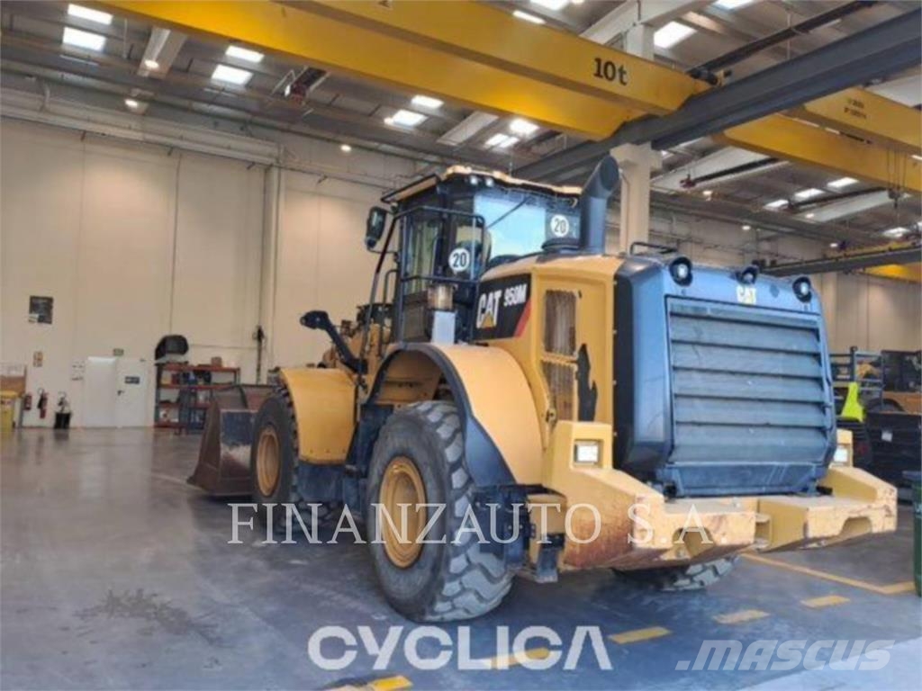 CAT 950M Фронтальные погрузчики