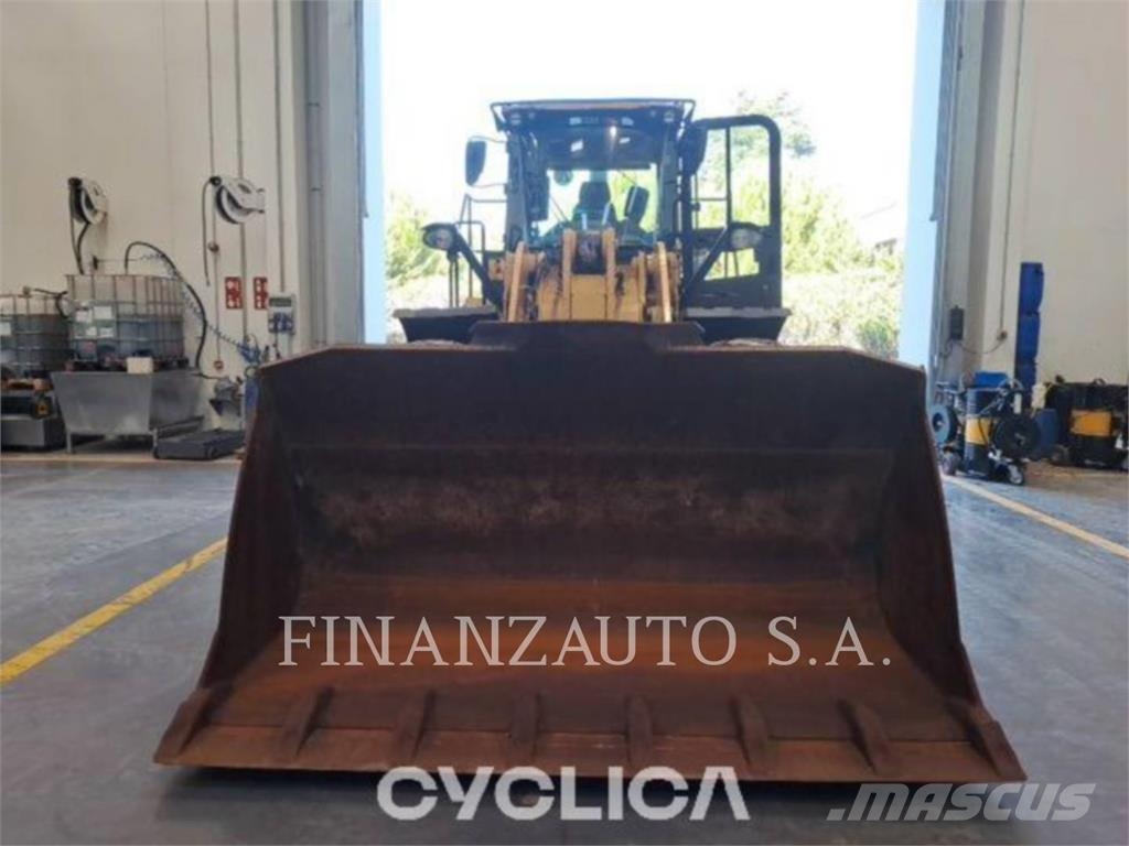 CAT 950M Фронтальные погрузчики