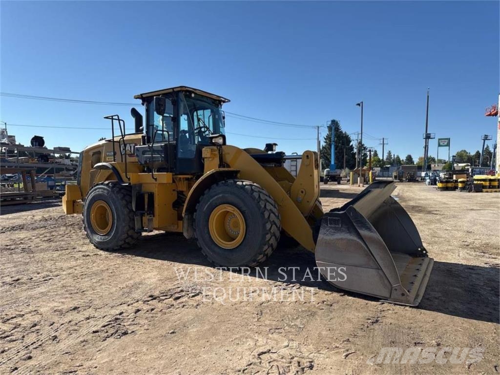 CAT 950M لوادر بعجل