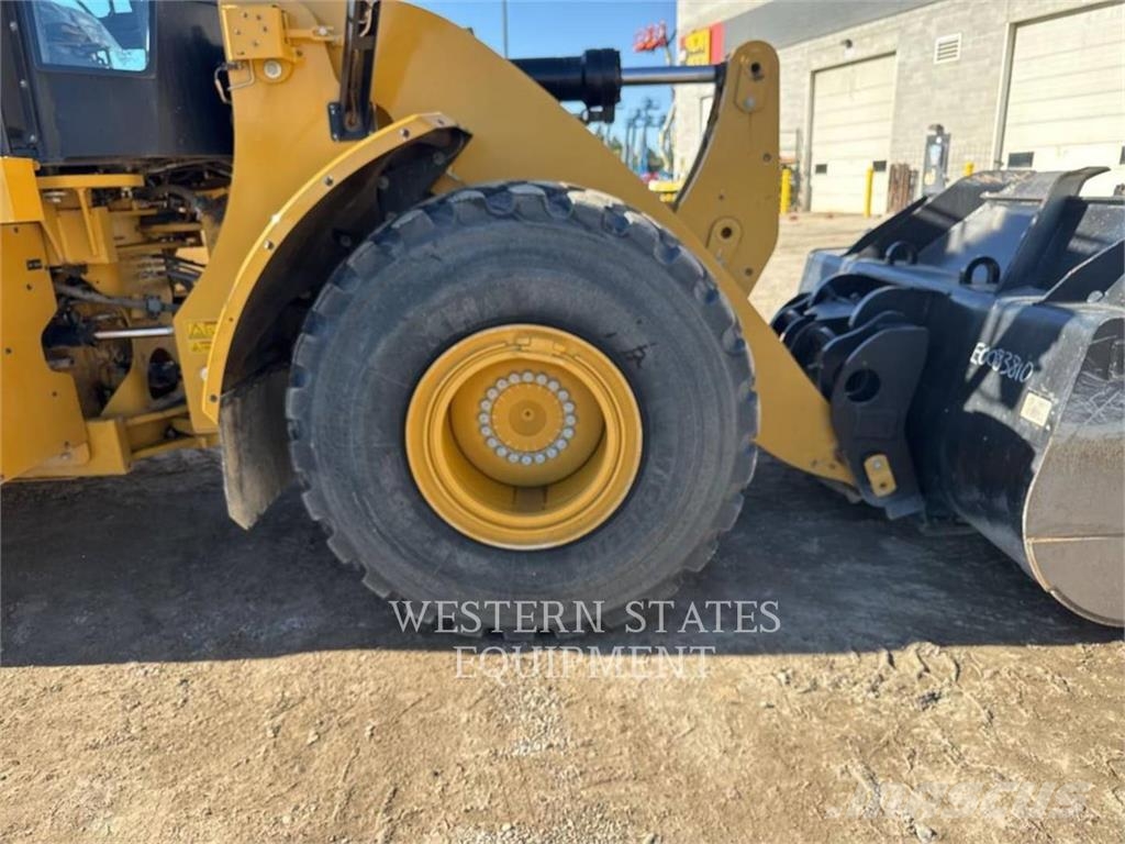 CAT 950M لوادر بعجل
