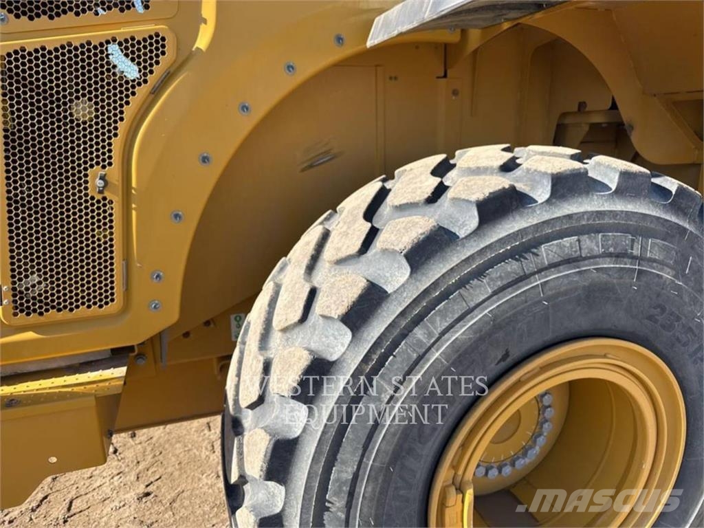 CAT 950M لوادر بعجل