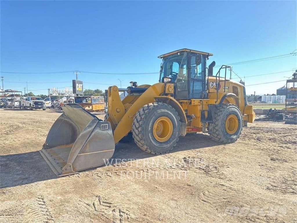 CAT 950M لوادر بعجل