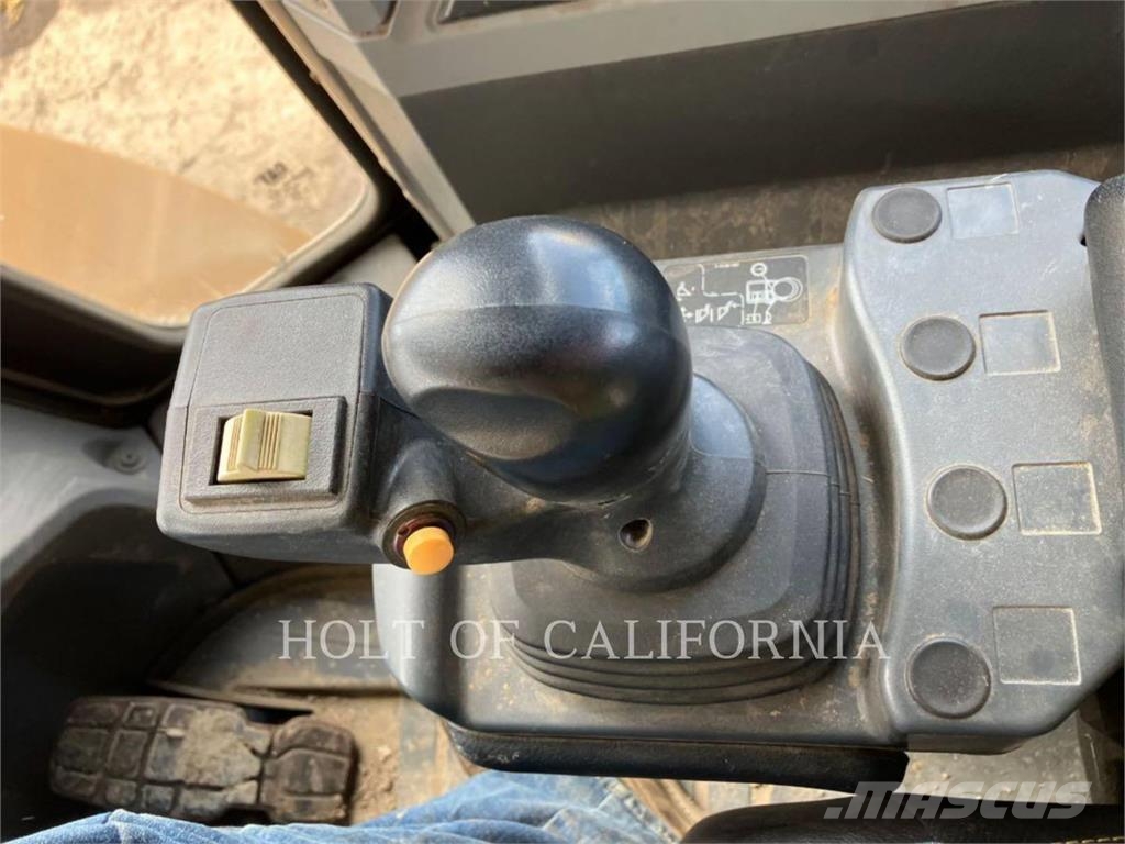 CAT 950M Gumikerekes homlokrakodók